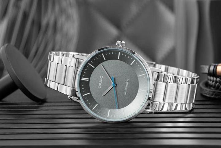 Produktbild Casio Herrenuhr MTP-VT04D-8EDF + Box (39 mm)