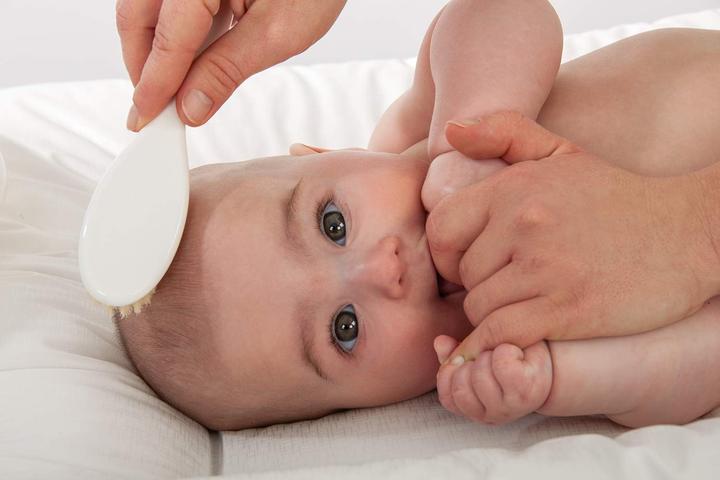 Actual product image Rotho Babydesign Comb & brush with natural bristles