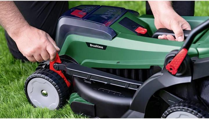 Image du produit Bosch Home & Garden UniversalRotak 2x18V-37-550 (Fonctionnement sur batterie)