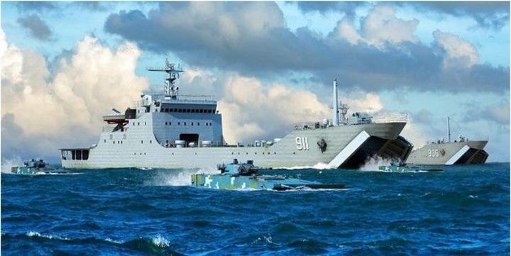 Trumpeter PLA Navy Type 072A LST