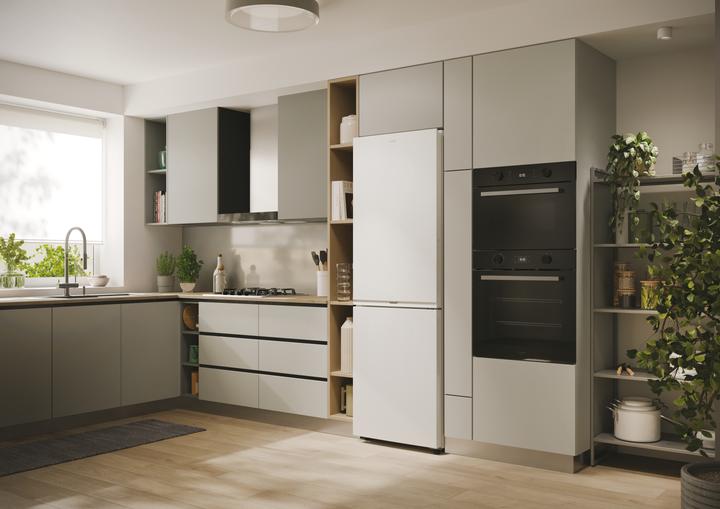 Produktbild Candy CNCQ2T618EW (355 l)