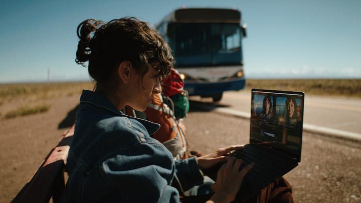 Produktbild ASUS ProArt OLED H7606WX-SE003X QWERTY (16", 2000 GB, 64 GB, Eng. Int.)