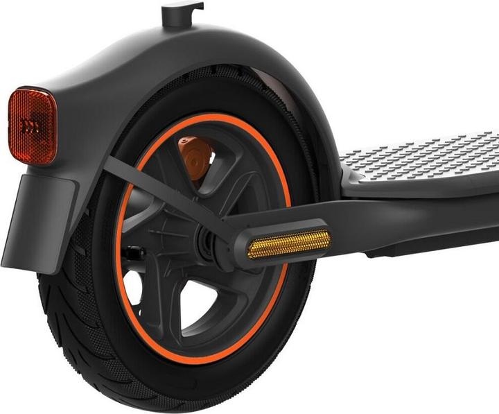 Actual product image Segway-Ninebot KickScooter F40D II (20 km/h, 40 km, 350 W)