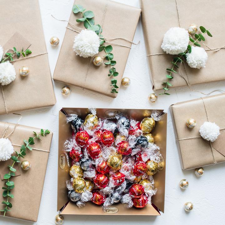 Image du produit Lindt Lindor Assorti Boîte cadeau Noël (287 g)