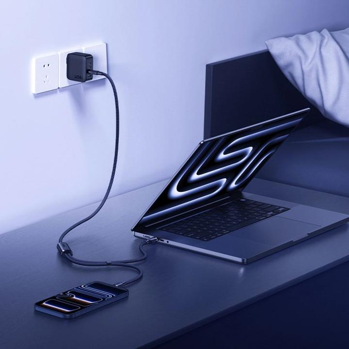 Produktbild Baseus Kabel Flash 4 140W 2w1 USB-C do USB-C + USB-C 1.5 m - czarny (1.50 m, 140 W)