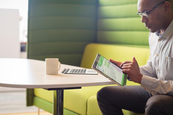 Actual product image HP Elite x2 1012 G2 - Tablet - with detachable keyboard - Core i5 7300U / 2.6 GHz - (12.30", 512 GB, 16 GB, Intel Core i5-7300U)