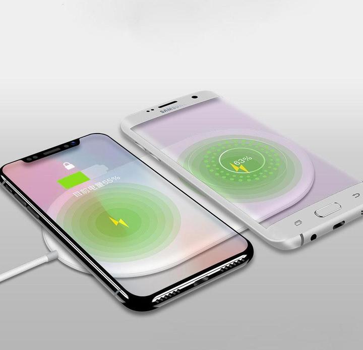 Image du produit cyoo Mini chargeur sans fil pour téléphone double (10 W)