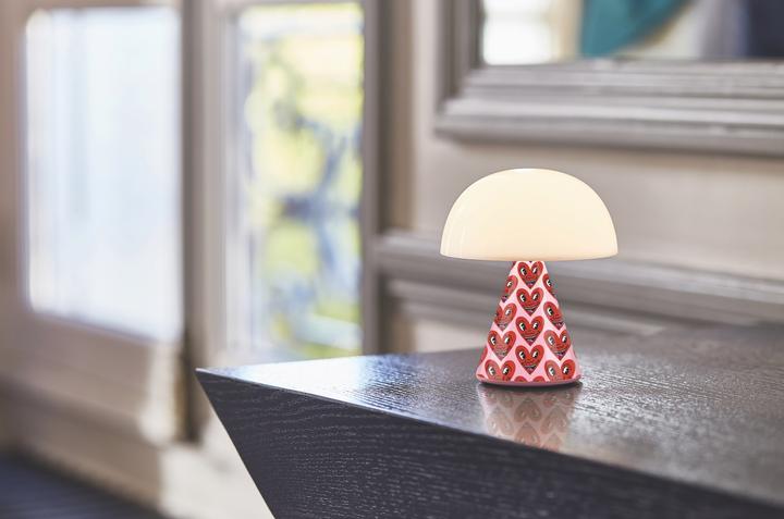 Actual product image Lexon Decorative lamp KEITH HARING LOVE pink