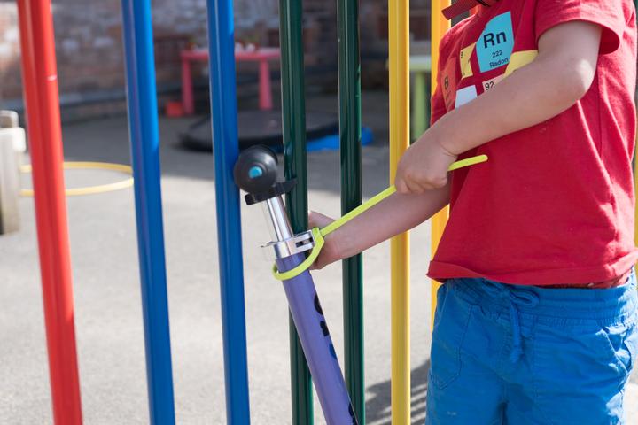 Actual product image HipLok Z Locomotive (40 cm)