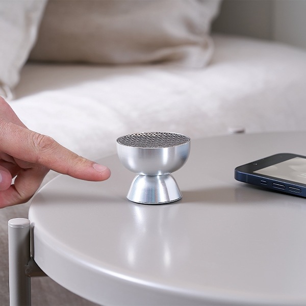 Actual product image Lexon Tamo Głośnik Bluetooth aluminiowy/aluminium LA131AP
