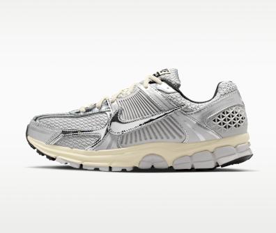 Chrome, Coconut Milk, Grey fog, Metallic Silver