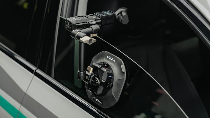 Actual product image Tilta Hydra Electronic Suction Cup with Multi-Functional Mounting Bracket (Mounting bracket)