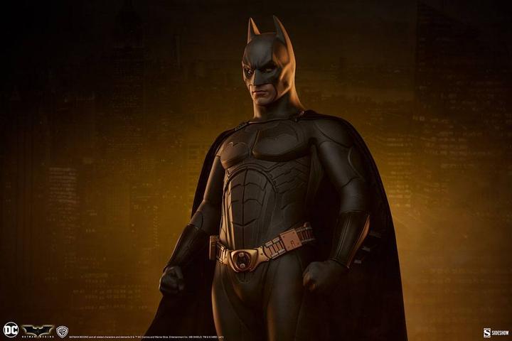 Actual product image Sideshow Batman Begins statuette Premium Format Batman 65 cm