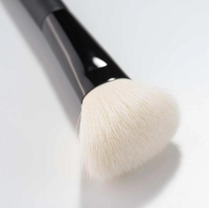 Actual product image Artdeco Brush (Blusher)