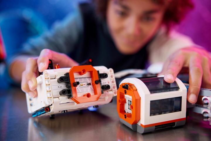 Produktbild LEGO VTOL Schwerlastraumfrachter LT81 (42181, LEGO Technic)