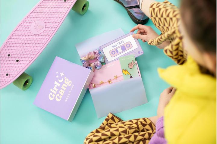 Actual product image Partydeco Jewelry Girl Gang Goodie Box 19 x 15 x 4 cm, 9 pieces