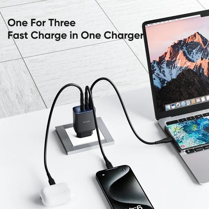 Actual product image Mcdodo CH-2180 2xUSB-C + USB-A, 30W mains charger with display (black) (30 W, 3 ports)