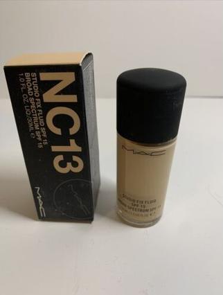 Produktbild MAC Cosmetics Studio Fix Fluid SPF 15 (NC13)