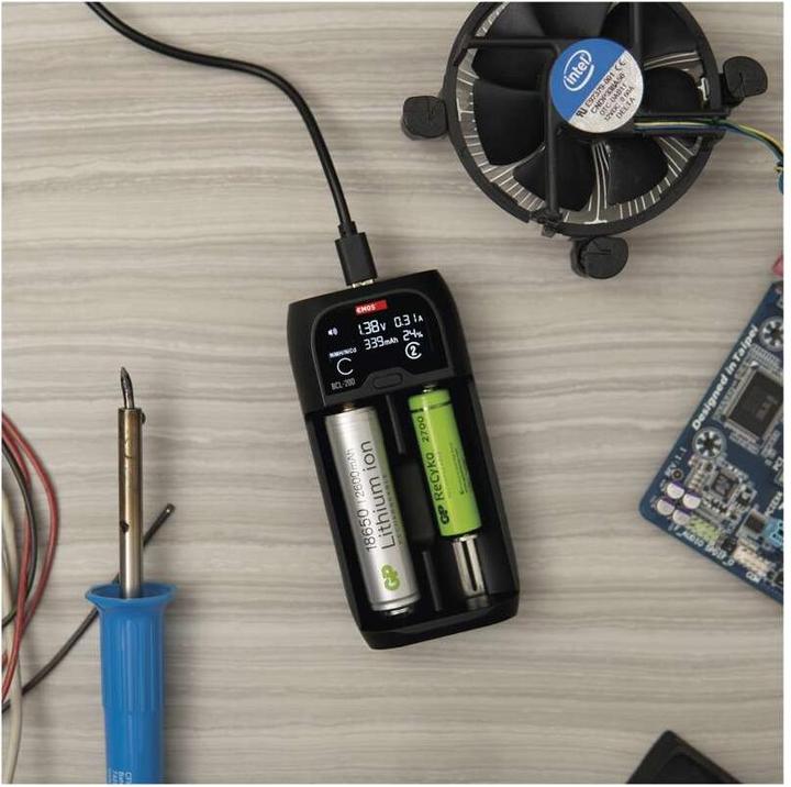 Immagine prodotto Emos Caricabatterie universale per batterie agli ioni di litio BCL-20D (1 pz., 10440, C, AA, AAA, Caricabatterie senza batteria)