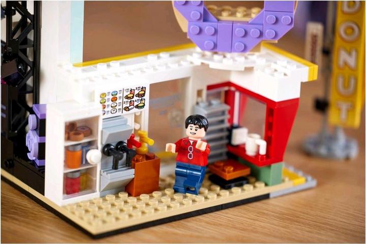 Image du produit LEGO Ideas BTS Dynamite (21339, LEGO Ideas, LEGO difficiles à trouver)