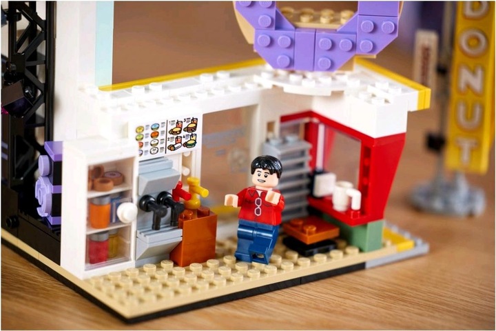 Actual product image LEGO Ideas BTS Dynamite (21339, LEGO Ideas, LEGO Rare Sets)