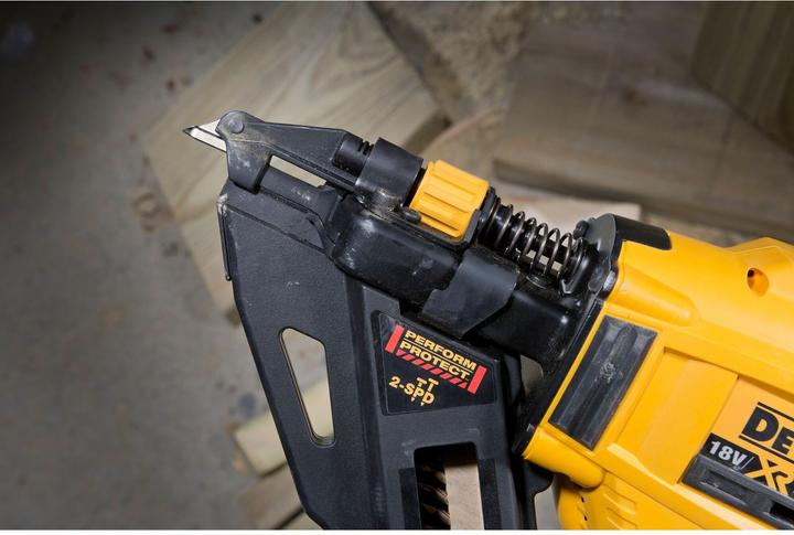 Actual product image DeWalt Vinegar DCN693N 18 V without battery and charger
