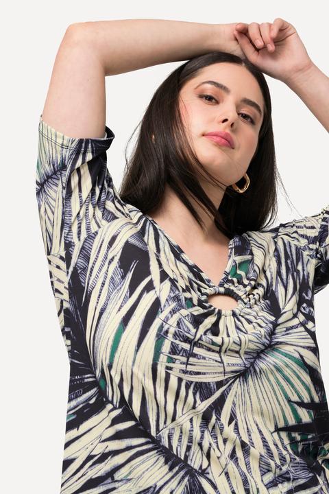 Immagine prodotto Ulla Popken T-shirt con foglie di palma, anello decorativo, scollo a V e mezze maniche (42, 44)