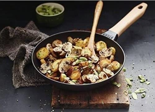 Productafbeelding Staub Koekenpan met houten handvat (20 cm, Koekenpan, Gietijzer)