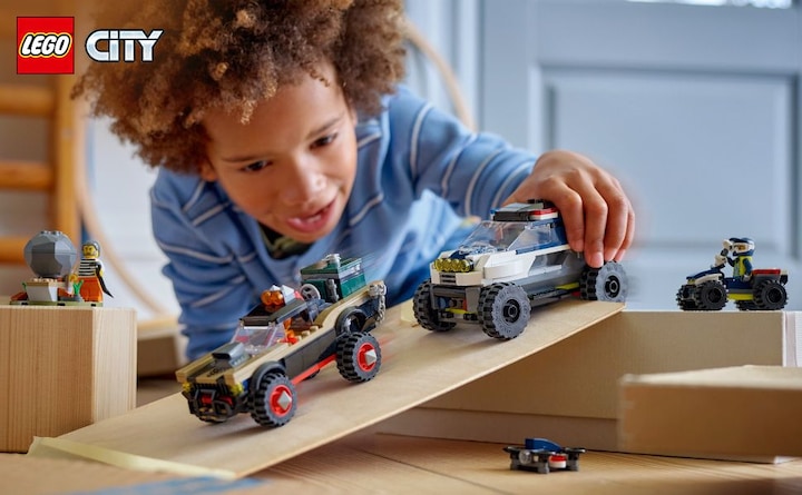Produktbild LEGO Verfolgungsjagd im Polizeigeländewagen (60449, LEGO City)