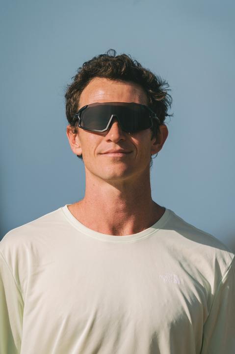 Produktbild Tifosi STASH Verdunkelungsbrille (3 Gläser 15,4 % Rauch, 41,4 % AC-Rot, 95,6 % klar) (PREMIERY: 15.0