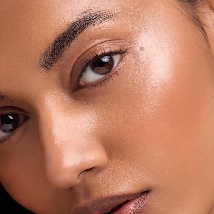 Produktbild Catrice Cloud Tint Cushion Highlighter (#E3B189, 010 Stay Halo’d, Gold, Highlighter)