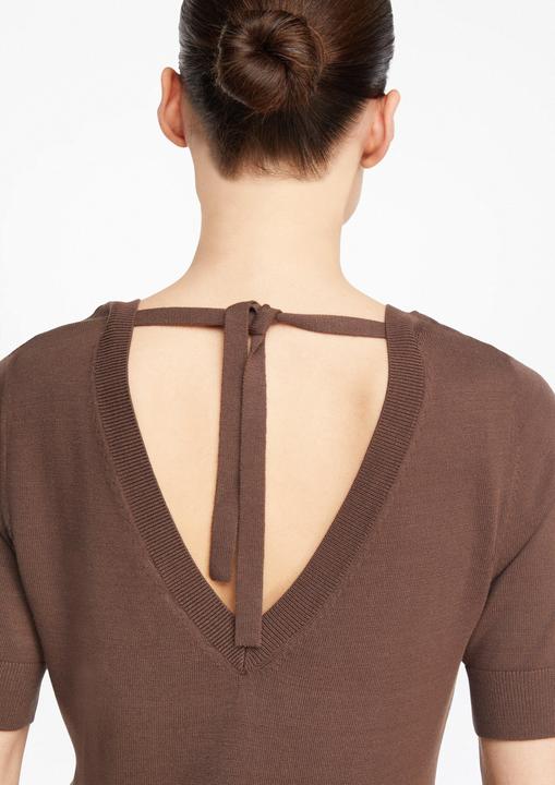 Actual product image Comma Kurzarm-Pullover mit tiefem Rückenausschnitt und Bindedetail (46)