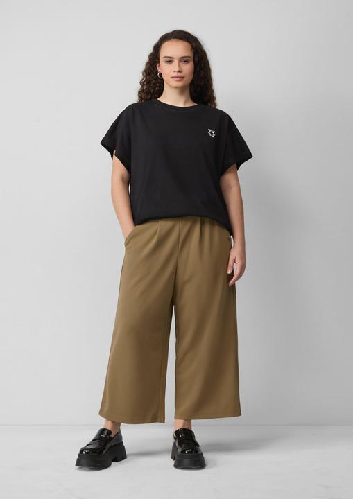 Actual product image S.Oliver T-Shirt lässiges Shirt mit angeschnittener Schulter und kleiner Stickerei (50)