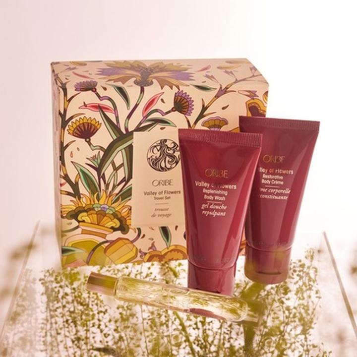 Image du produit Oribe Coffret de voyage Valley Of Flowers - Un luxueux coffret de voyage pour les soins capillaires (Kit de soins capillaires)