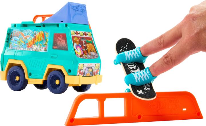 Actual product image Hot Wheels Skate Skatervan