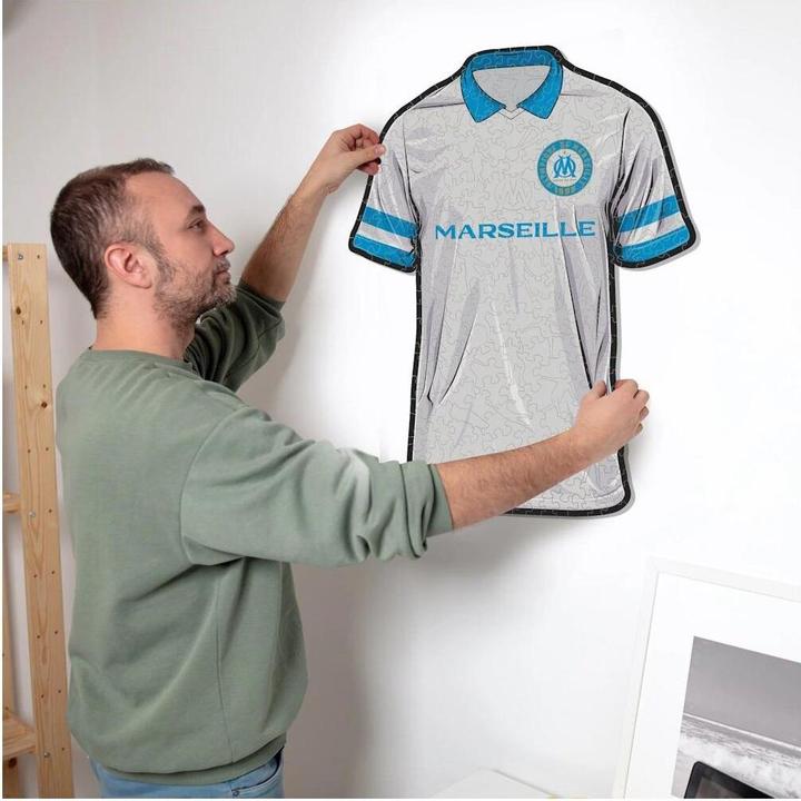 Produktbild Iconic Olympique Marseille - Trikot - Holz Puzzle Grösse M (270 Teile) (270 Teile)