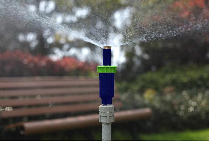 Produktbild Royal Gardineer 2er-Set versenkbare Bewässerungssprinkler (Versenkregner)