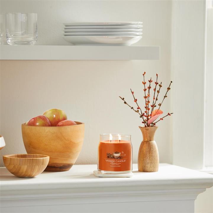 Produktbild Yankee Candle Duftkerze Cinnamon Stick Signature Medium Jar