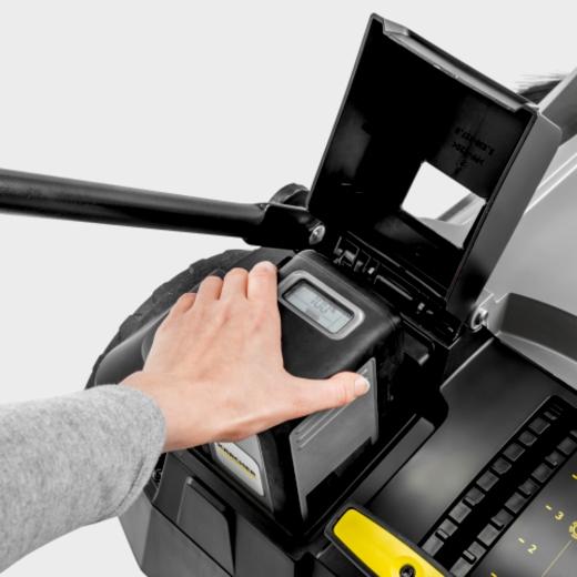 Immagine prodotto Kärcher Spazzatrice KM 70/30 C BP con 2 spazzole laterali