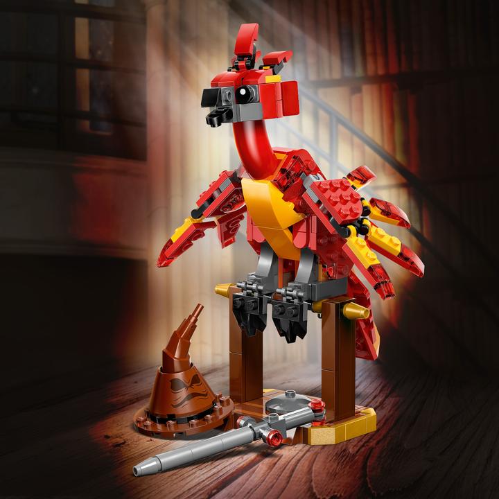 Produktbild LEGO Fawkes: Dumbledores Phönix (76448)