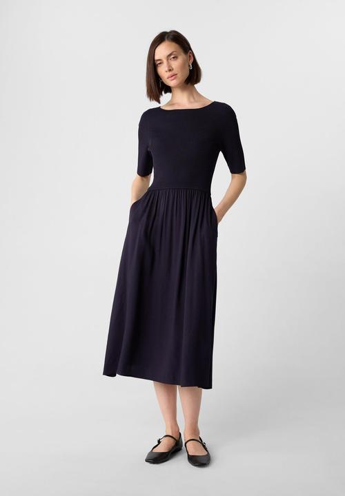 Produktbild Comma Midikleid im Materialmix und Eingrifftaschen (48)