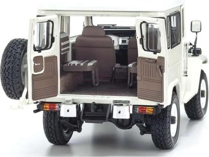Image du produit Kyosho Toyota Land Cruiser 40 Van 1980 Weiss, 1:18