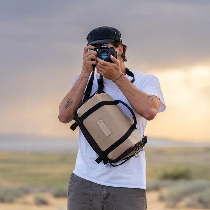 Actual product image Wandrd ROGUE Sling 9L Yuma Tan V2 (Camera shoulder bag, 9 l)