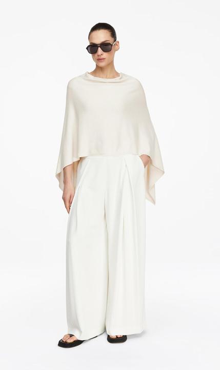 Actual product image Comma Glitzergarn-Strick-Poncho – perfektes Cover-up (One size)