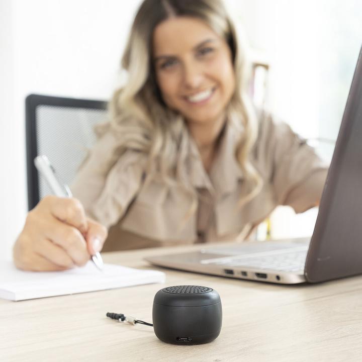Actual product image InnovaGoods Rechargeable Portable Wireless Mini Speaker Miund