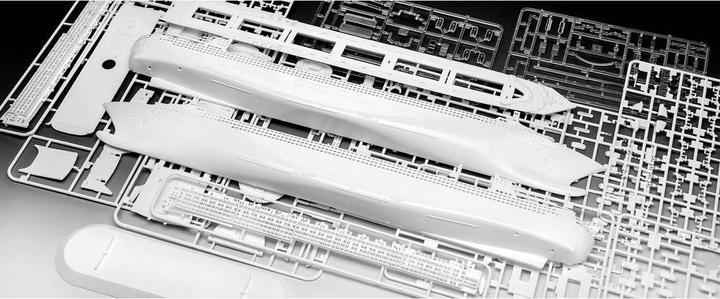 Produktbild Revell Queen Mary 2