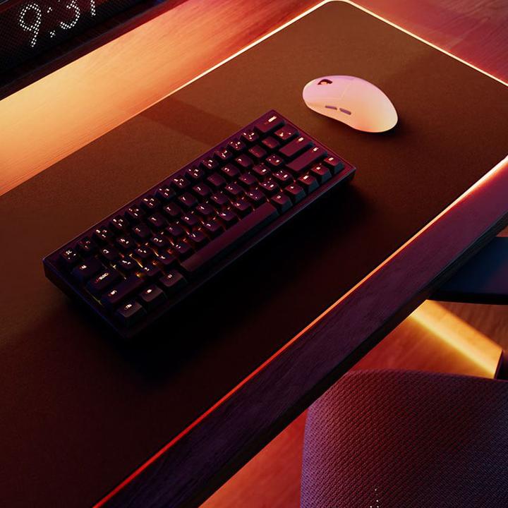 Actual product image Hyte CNVS Gaming Mouse Pad, ARGB - black (XXL)