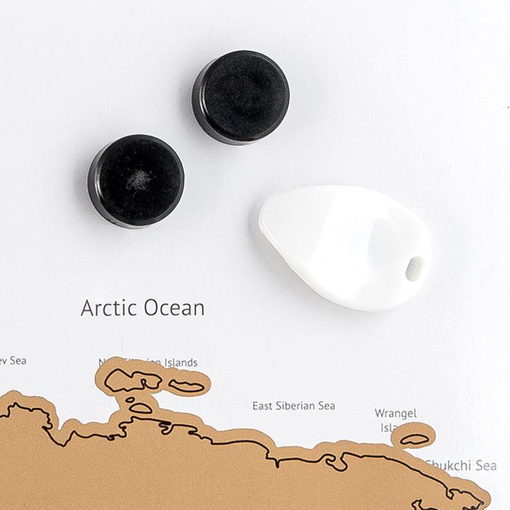 Actual product image Idena Magnetic board 60x40cm world map with accessories (World map, 60 x 40 cm)