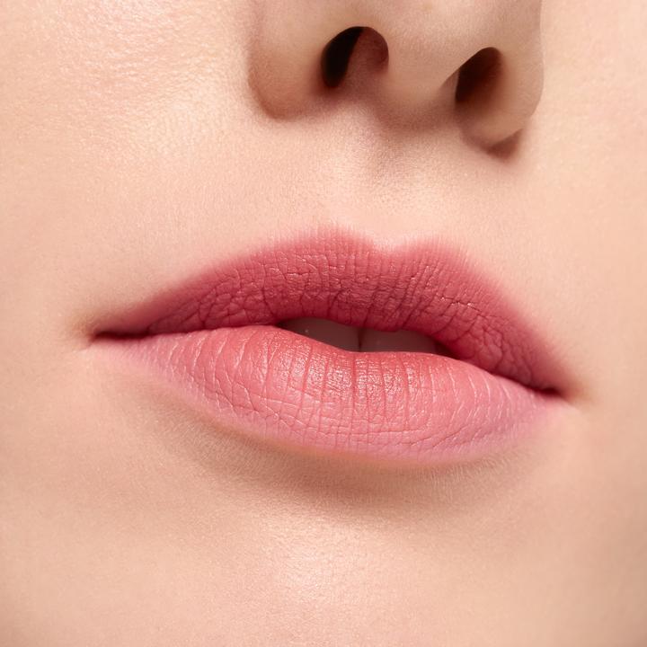 Produktbild essence BLUR soufflé matte lip cream (No Filter Needed)