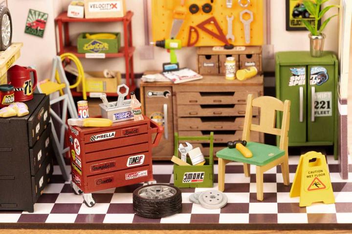 Actual product image Rolife Garage Workshop - Miniature house